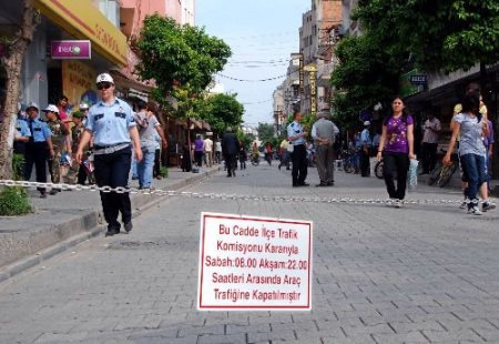 İşler Kötü Gidince, Kapattırdıkları Caddenin Açılmasını İstediler