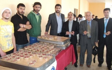 İşletme Mezunu Öğrenciler Belge Aldı