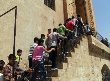 İsmail Ebul-iz Derneği Öğrencilerini Mardin, Şanlıurfa Ve Gaziantep Turuna Çıkardı