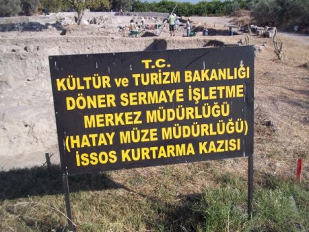 İsos Antik Kenti'nde 1700 yıl önce kulanılan Kandil bulundu