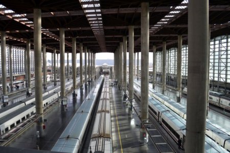 İspanya tren istasyonlarını açık artırmayla satacak