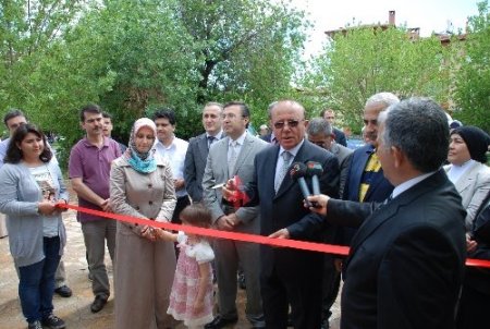 Ispartalılar, eğitim yararına düzenlenen şenliğe yoğun ilgi gösterdi