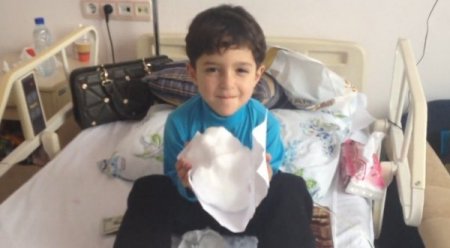 İsrail zulmünü kar topu oynayarak unuttu