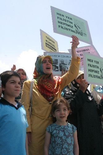 İsrail'e Tepkiler Devam Ediyor