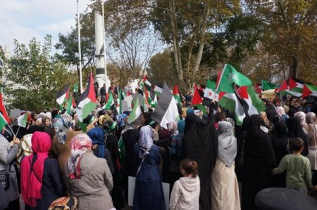 İsrail'in Gazze saldırısı protesto edildi