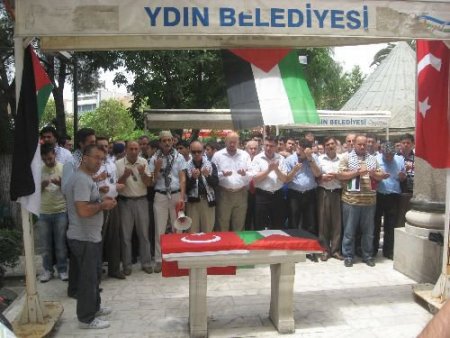İsrail'in Katlettiği Siviller Ve İskenderun'daki Şehitler İçin Gıyabi Cenaze Namazı Kılındı
