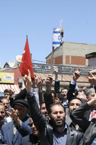 İsrail'in Yaptığı Saldırı Ağrı'da Kınandı