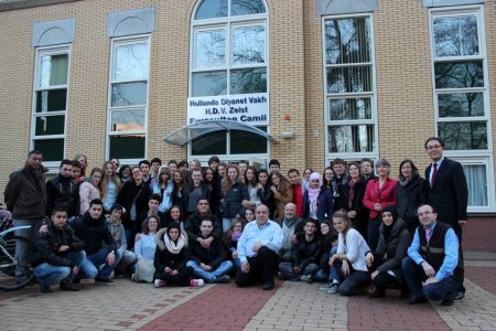 İsrailli gençler, Hollanda'da Türk camisi ziyaret etti