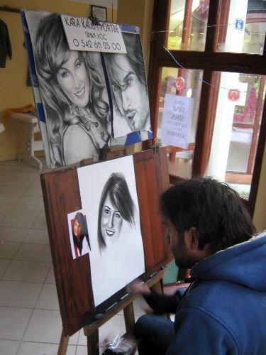 İşsiz Kalınca Ressam Olan Koç, Bir Yılda 600 Portre Yaptı