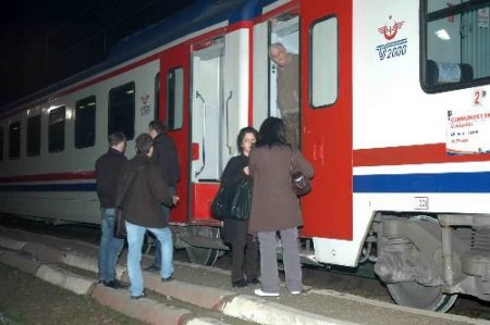 İstanbul-ankara Demiryoılu 5 Saat Sonra Ulaşıma Açıldı