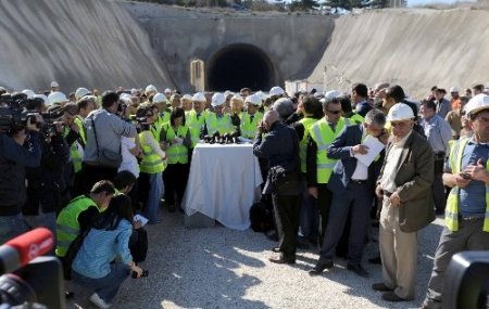 İstanbul-Ankara Yüksek Hızlı Tren hattında en uzun engel aşıldı