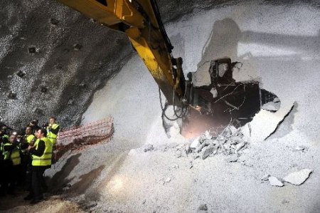 İstanbul-Ankara Yüksek Hızlı Tren hattında en uzun engel aşıldı