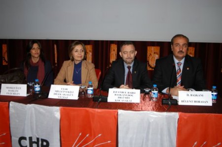 İstanbul Barosu Başkanı Kocasakal, Uşak'taki panelde hükümeti hedef aldı