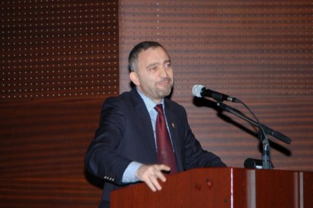 İstanbul Barosu Başkanı Kocasakal, Uşak'taki panelde hükümeti hedef aldı