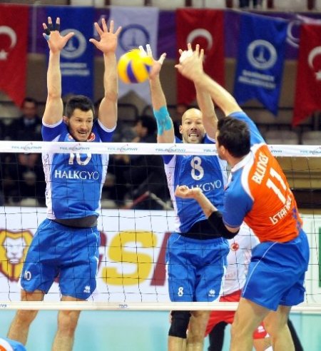 İstanbul BBSK: 2 - Halkbank: 3
