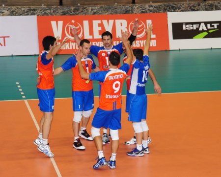 İstanbul Büyükşehir Belediyespor: 3 - Maliye Milli Piyango: 0