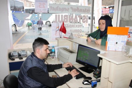 İstanbul' da bulduğu cüzdanı Ereğli'den özürlü sahibine gönderdi
