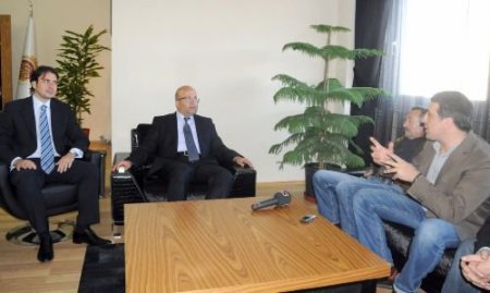 İstanbul Halk Tiyatrosu Oyuncuları Başkan Çoban'ı Ziyaret Etti