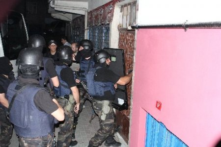 İstanbul polisinden hırsızlık şebekesine baskın