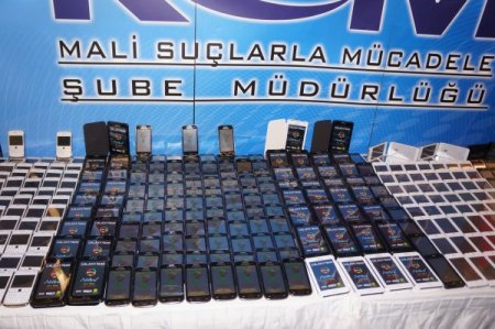 İstanbul polisinden kaçak telefon operasyonu