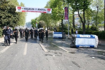 İstanbul sokakları savaş alanına döndü