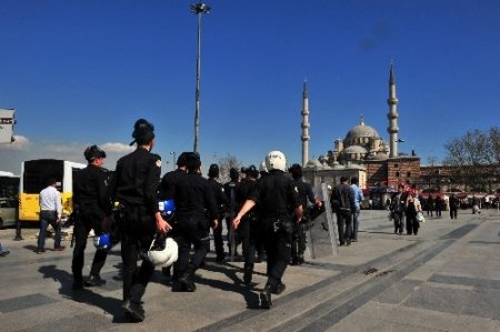 İstanbul Üniversitesi'nde olay