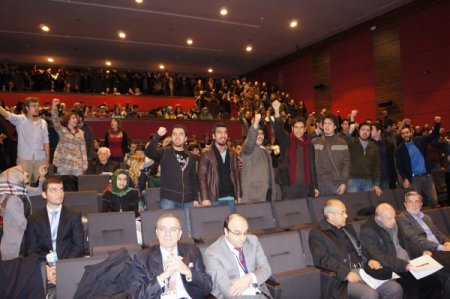 İstanbul Üniversitesi’nde olaylı konferans
