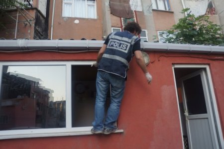 İstanbul'da 300 Polis 6 İlçede Eş Zamanlı Uyuşturucu Operasyonu Yaptı