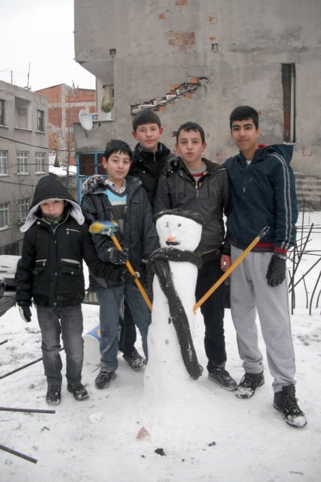 İstanbul'da Çocukların Kar Sevinci