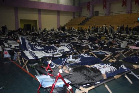 İstanbul'da evsizleri Büyükşehir Belediyesi misafir ediyor