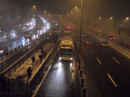İstanbul'da kar yağışı akşam da devam etti