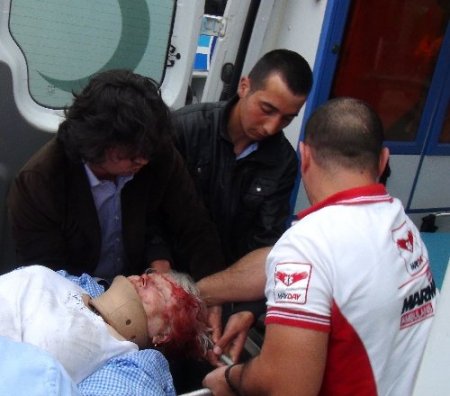 İstanbul'da karşı yöne geçen servis otobüs faciası