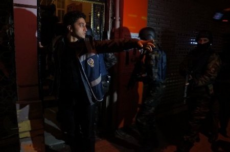 İstanbul'da şafak operasyonu