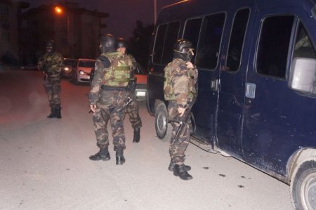 İstanbul'da şafak operasyonu