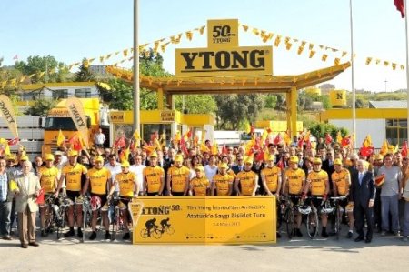 İstanbul’dan Anıtkabir’e Atatürk'e saygı bisiklet turu