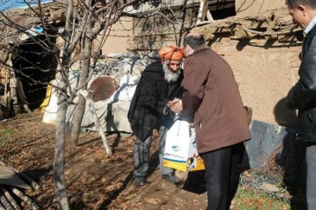 İstanbul'dan Gelen Doktorlar Bitlis'te 3 Bin Aileye Yardım Dağıttı