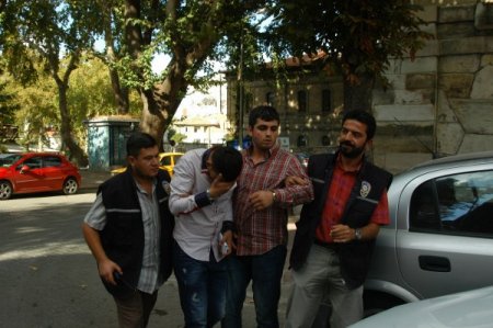 İstanbul'dan gelen hırsızlar kaçarken yakalandı
