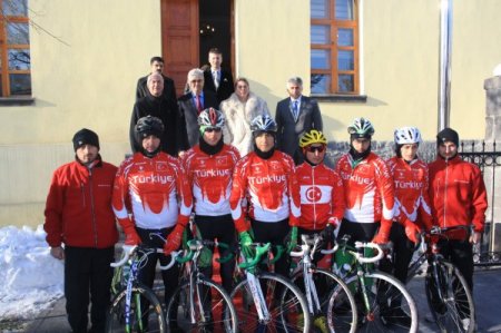 İstanbul'dan Sarıkamış'a pedal çeviriyorlar