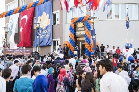 İstanbulensis Gençlik Merkezi açıldı