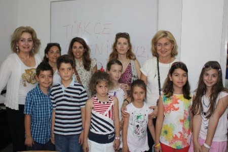 İstanbullu Rumların çocukları Atina'da Türkçe öğreniyor (Özel)