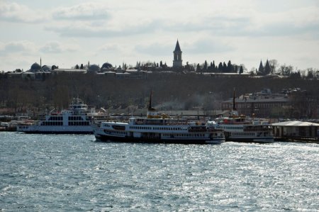 İstanbullular güneşli havada sahilleri doldurdu