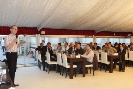 İstanbul'un Katı Atık Yönetimi Eyüp'te Masaya Yatırıldı