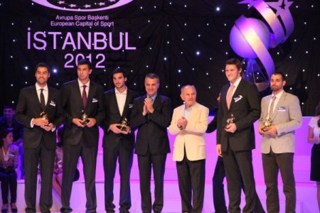 İstanbul’un milli gururları ödüllerini aldı