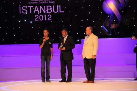 İstanbul’un milli gururları ödüllerini aldı