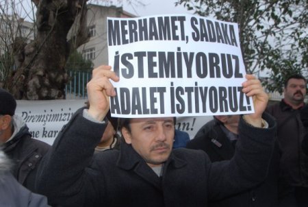 İşten atılan işçiler, işlerini geri istedi