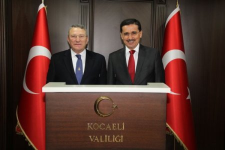 İstifa eden Donanma Komutanı Güner'den Vali Topaca'ya veda ziyareti