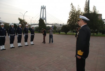 İstifa eden donanma komutanının yerine atanan Bostanoğlu, valiyi ziyaret etti
