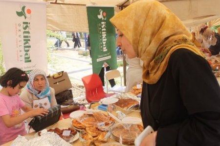 İstikbal Koleji, yatalak hastalar yararına kermes düzenledi