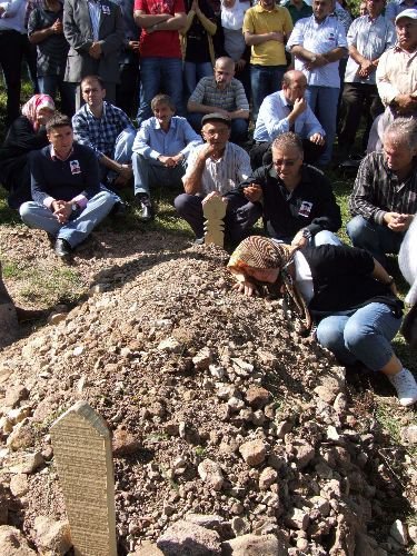 "istiklal Caddesi'ndeki 300 Kişi Seyirci Kalmasaydı Tolgahan Ölümcül Yara Almayabilirdi"