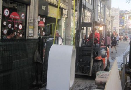 İstiklal Caddesi’ni bozan tarihi su tüneli restore edildi